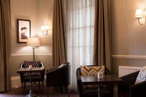 Forest Lodge Hotel - main image
