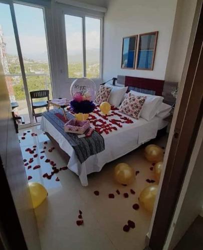 Home Boutique Flores Amarillas - image 5