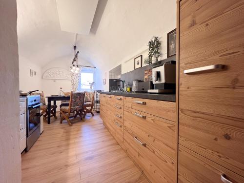 Mitten im Zentrum Ferienwohnungen mit sonniger Terrasse in Telfs