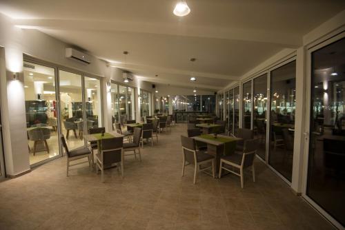 ระเบียง/ชานเรือน, Hotel Village in กลางเมือง