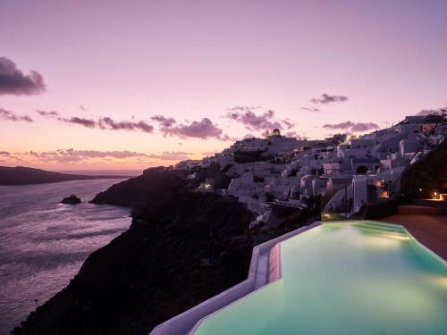 Olvos Luxury Suites Oia Santorini - image 8