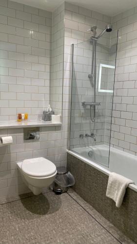Hellidon Lakes Hotel - image 14
