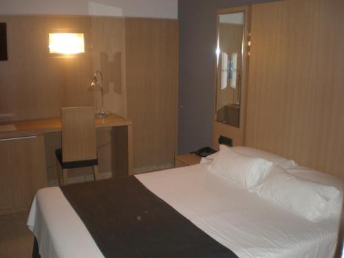 Double Room Interior image 2