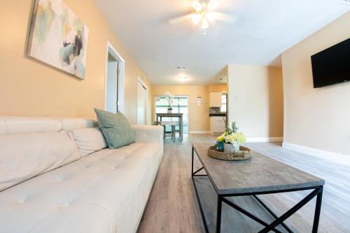 Delray Family House With Hot Tub in Tampa, USA