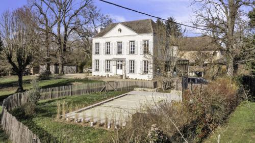 Skats, Le Château de Palleau (Le Chateau de Palleau) in Corgengoux