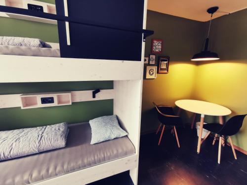 Backpackers Luzern Room Type - Single Bed in 2-Bed Male Dormitory Room with Shared Bathroom