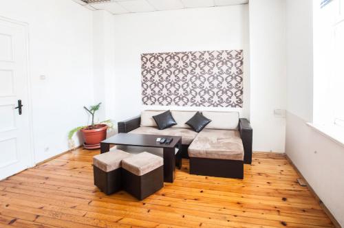 Sofia Central Guest Rooms - image 4