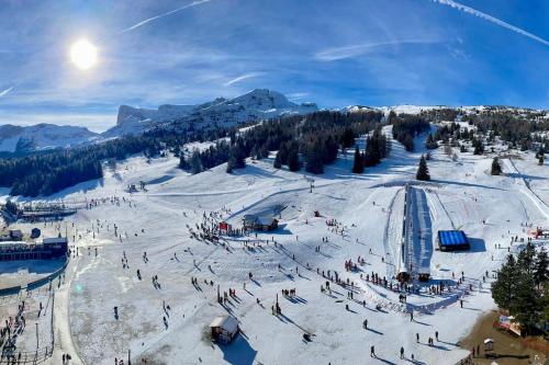 Plein sud ! Studio cosy et vue sur les pistes ! Superdévoluy