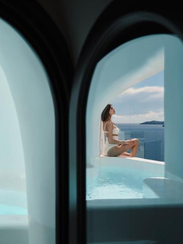 Olvos Luxury Suites Oia Santorini - image 14