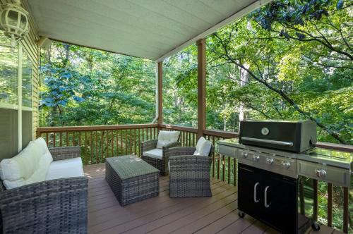 The Genesis-Bike Friendly-Hot Tub- Sleeps 15 in Bentonville, USA