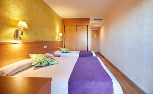 Double or Twin Room with Extra Bed (3 Adults)