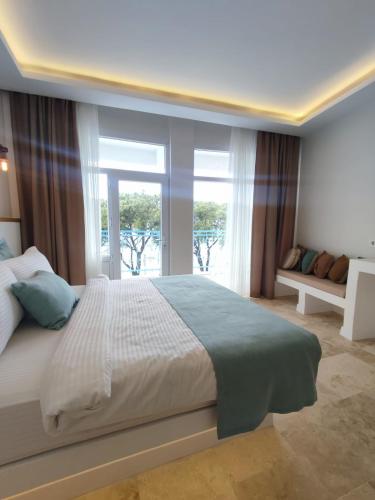 Mavi Cam Hotel Ayvalik Mavi Cam Hotel Ayvalik