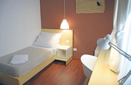 Single Room image 3