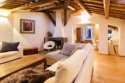 Penthouse Pantheon apartment with Terrace 2BR 2BA, Rom (Foto 9)