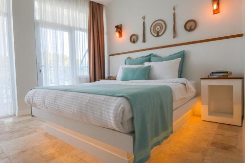 Mavi Cam Hotel Ayvalik - Hôtel - Sefaçamlık