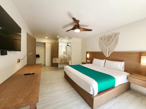 1 king bed, 1 sofa bed