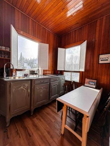 Chalet Boréal, SPA, LAC & SKI (Chalet Boreal, SPA, LAC & SKI) in Saint Donat (QC)