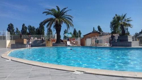 MOBILHOME COSY SPACIEUX 42m2, CLIMATISE, TV & LL, 3 chambres - Camping - Vic-la-Gardiole