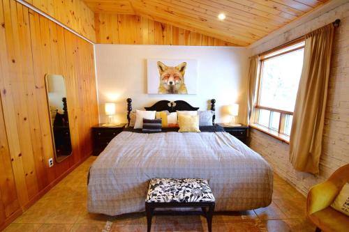 Maison du lac avec plage, embarcations, billard et spa privé (Maison du lac avec plage, embarcations, billard et spa prive) in Saint Donat (QC)