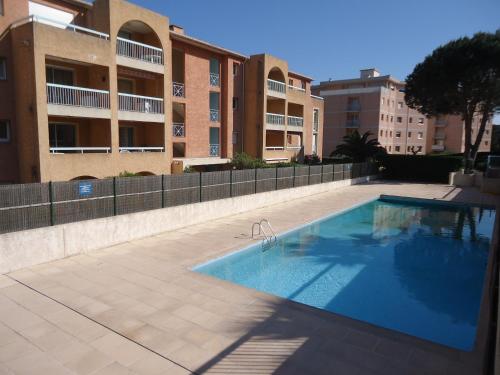 Joli 2 pièces cabine climatisé dans une résidence avec piscine - Location saisonnière - Cavalaire-sur-Mer