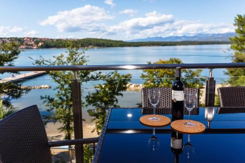 Two-Bedroom Apartment with Terrace with Sea View