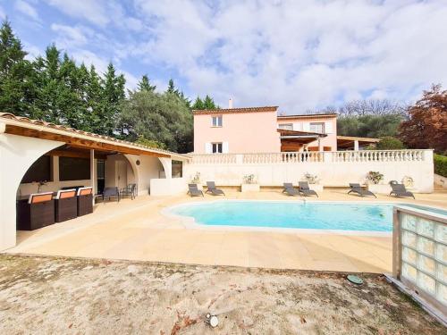 Bas de villa avec Piscine et Terrasse au calme