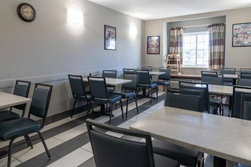 Food and beverages, Microtel Inn & Suites by Wyndham Pigeon Forge in Pigeon Forge (TN)