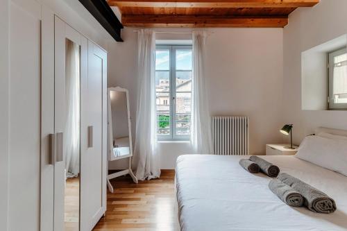 Calicantus Kairos - The House Of Travelers