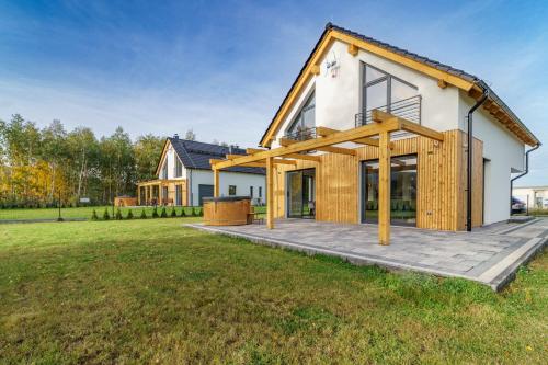 4 bedrooms, 8 beds