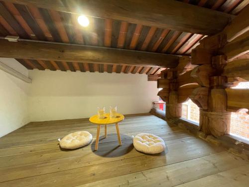 5 bedrooms, 13 beds