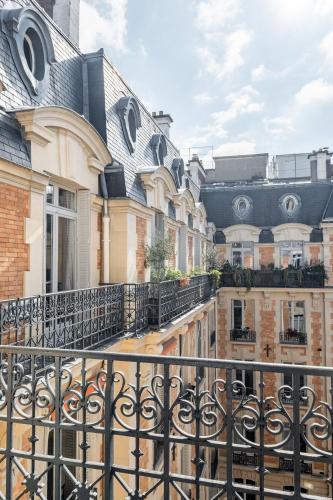 Veeve - Clichy Couture - image 5