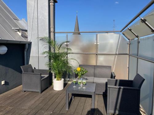 Mango Living - Hideaway -, Dachterrasse, 77qm, 2 Schlafzimmer, 6 Personen, am Hauptbahnhof Rheydt