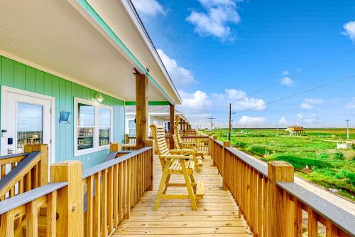 Seaside Serenity & Peacefulness in Gilchrist, USA
