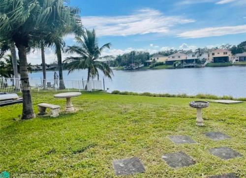 Cozy lakeside suite with private bath & entrance in Pembroke Pines, Vereinigte Staaten von Amerika