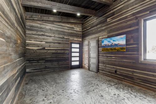 Cabin Comforts & Fly-Fishing Dreams, 39 Mins from Yellowstone Adventure! in Island Park, USA