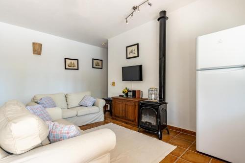 Two-Bedroom Apartment with Pool View image 7