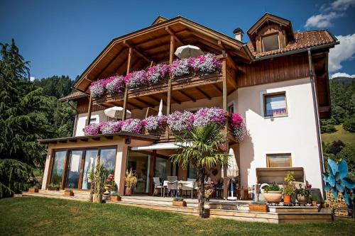 Ferienwohnungen Seerose in Dellach direkt am Millstätter See - Apartment - Millstatt