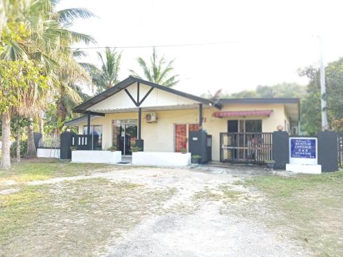 . Kuntum Cottage Bed & Breakfast