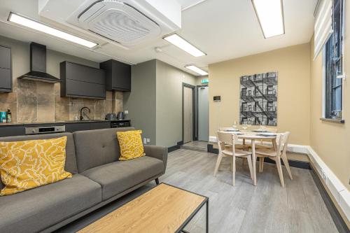 Charming 1BR Flats in the Heart of City of London 1