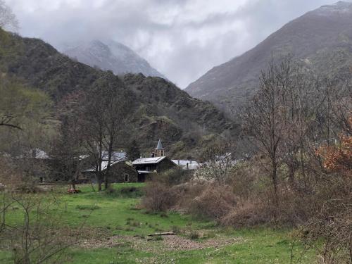 Borén muntanyes i neu (Boren muntanyes i neu) in Isila