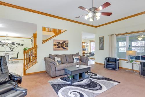 Holiday Island Fairway Estate with Hot Tub in Holiday Island, USA