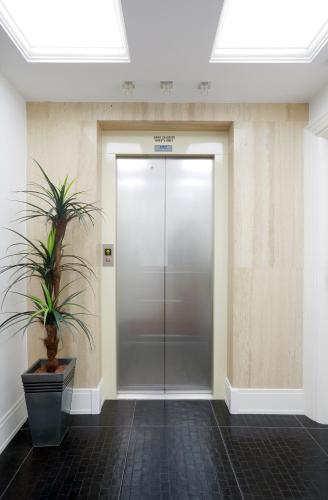 Garni Hotel Crystal - image 11