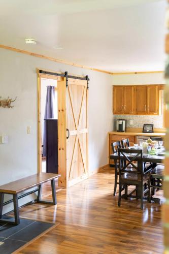 Mutfak, Cozy Cabin in Stratton Mountain & Mount Snow 10min in Stratton (VT)