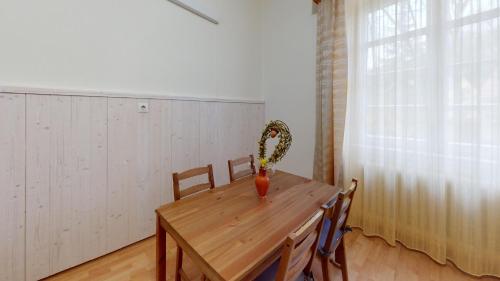 Herczeg Apartment - image 14