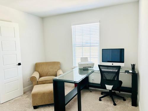 Modern, Serene 4BD, 2.5BA Near JBSA in San Antonio, USA