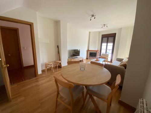 設施, Calma in 貝納奧卡茲