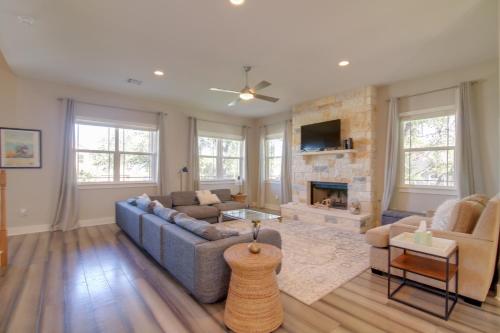 Modern Lago Vista Home with Pool and Lake Access! in Lago Vista, USA