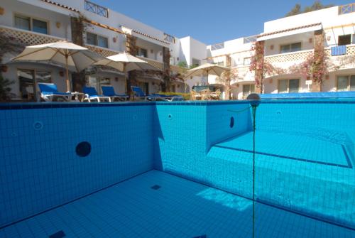 Camel Dive Club & Hotel