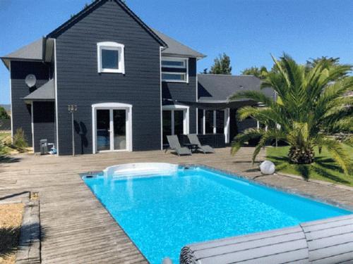 Villa de 5 chambres a Bretteville sur Ay a 400 m de la plage avec piscine privee jardin clos et wifi