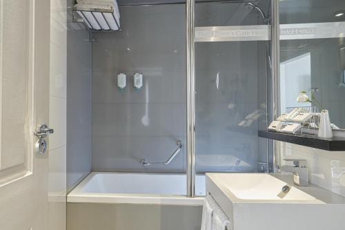 ザ クイーンズ ゲート ホテル